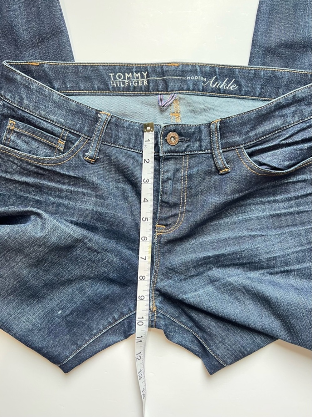 Tommy Hilfiger Blue Wash Ankle Jeans Size 10 Mid Rise Denim Summer Casual Jeans - Picture 8 of 9